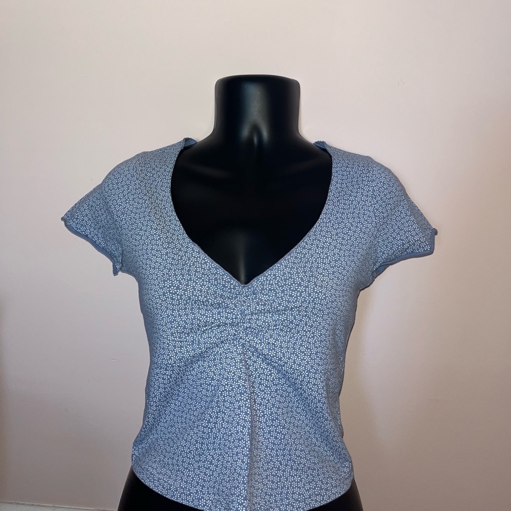 BRANDY MELVILLE Blue Flower V-neck Crop Top | OS